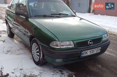 Хэтчбек Opel Astra 1996 в Ровно