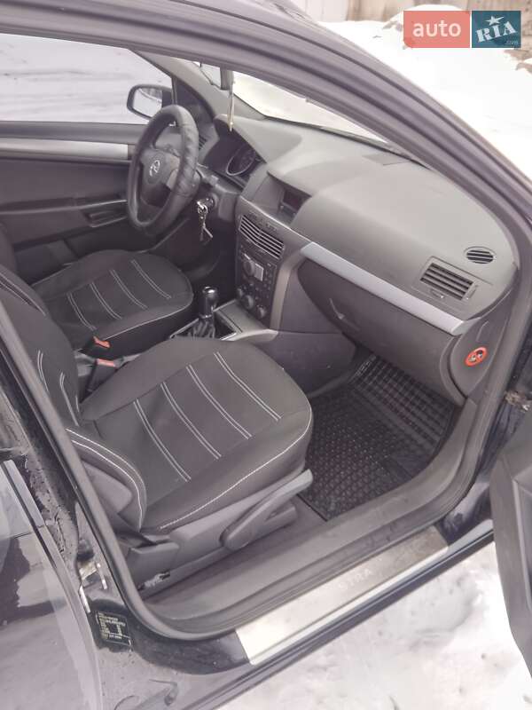Универсал Opel Astra 2005 в Черкассах