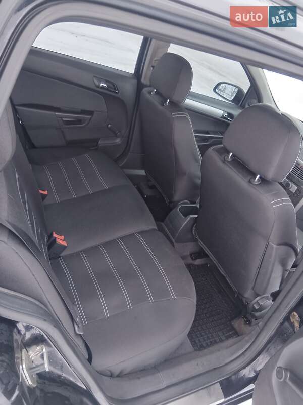 Универсал Opel Astra 2005 в Черкассах