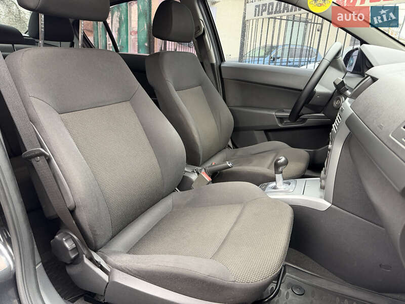 Седан Opel Astra 2013 в Миколаєві фото 9 Седан Opel Astra 2013 в Миколаєві