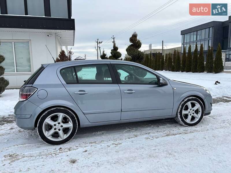Хэтчбек Opel Astra 2009 в Киеве