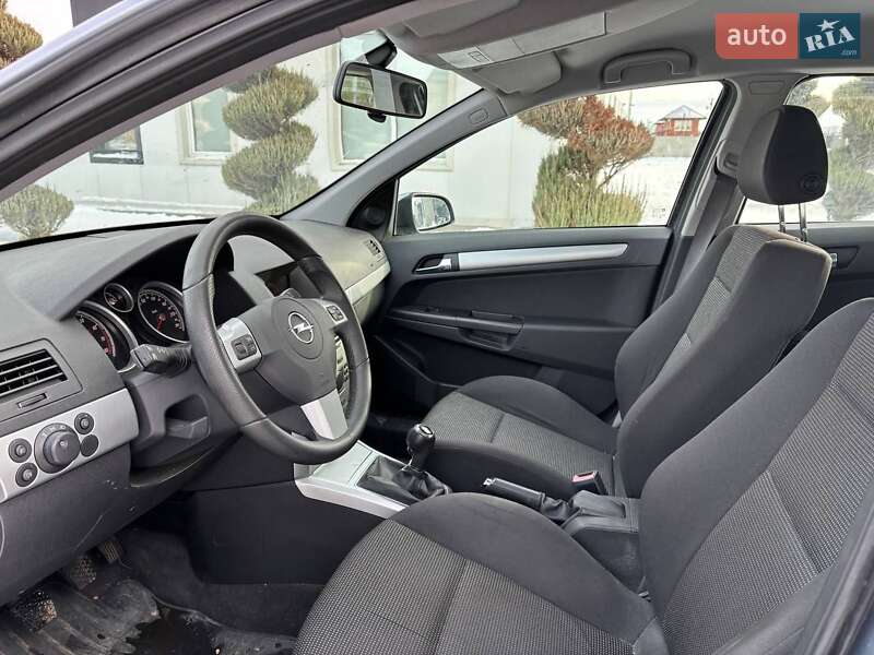 Хэтчбек Opel Astra 2009 в Киеве