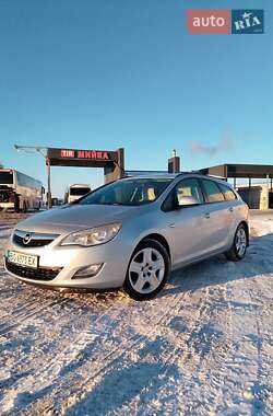 Универсал Opel Astra 2010 в Тернополе