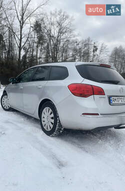 Универсал Opel Astra 2012 в Житомире
