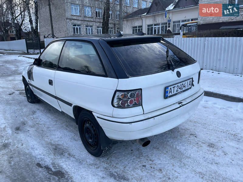 Хэтчбек Opel Astra 1992 в Черновцах фото 2 Хэтчбек Opel Astra 1992 в Черновцах