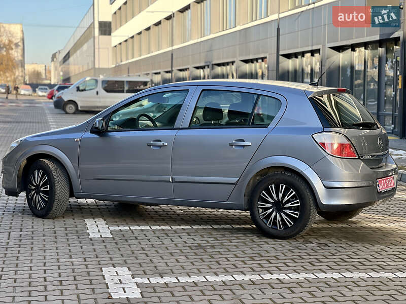 Хэтчбек Opel Astra 2005 в Ивано-Франковске