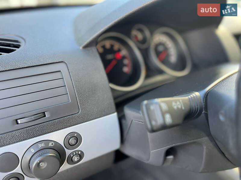 Хэтчбек Opel Astra 2005 в Ивано-Франковске