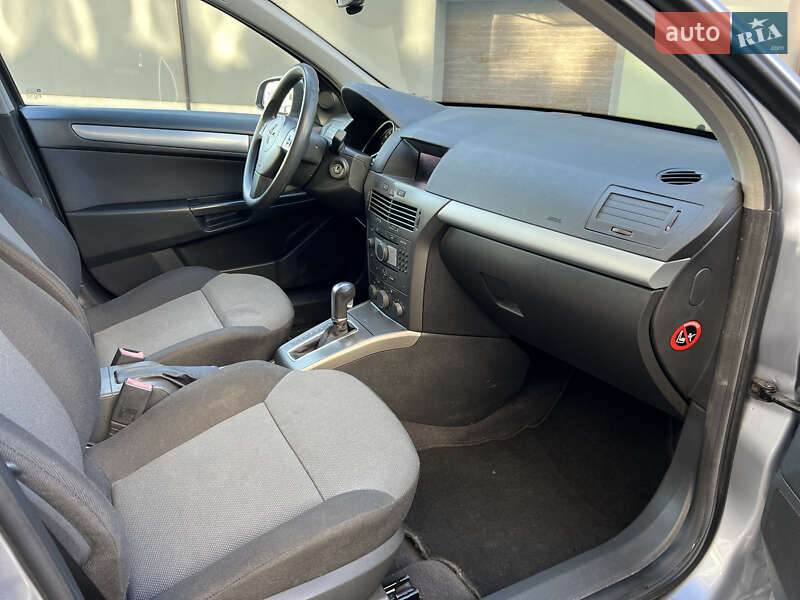 Хэтчбек Opel Astra 2005 в Ивано-Франковске