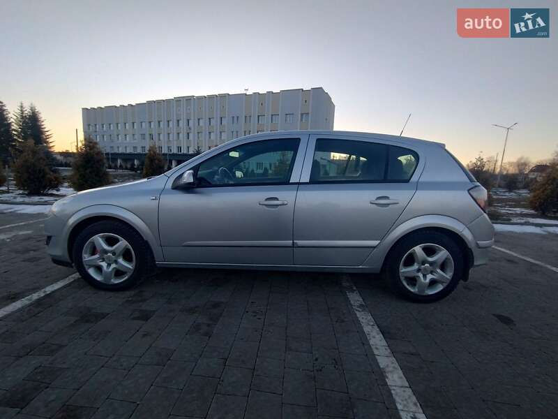 Хетчбек Opel Astra 2007 в Мостиській