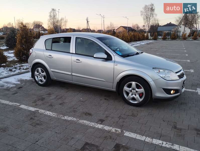 Хетчбек Opel Astra 2007 в Мостиській