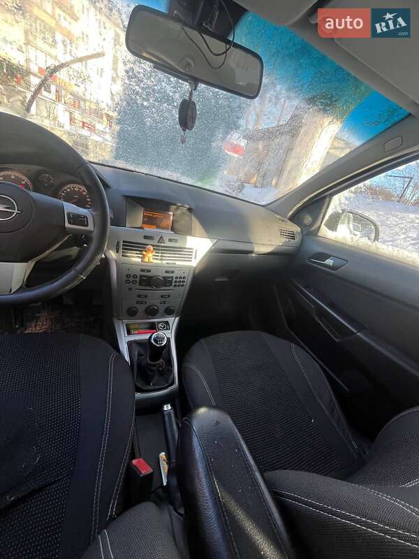 Универсал Opel Astra 2011 в Бучаче фото 8 Универсал Opel Astra 2011 в Бучаче