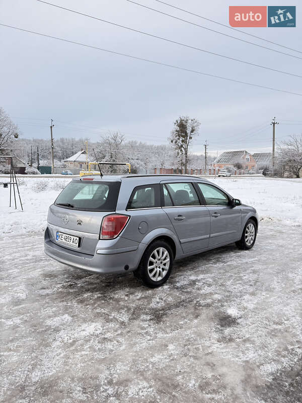 Универсал Opel Astra 2004 в Новой Водолаге