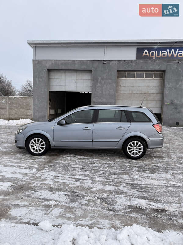 Универсал Opel Astra 2004 в Новой Водолаге