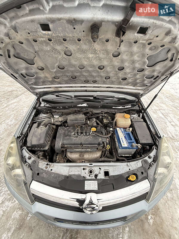 Универсал Opel Astra 2004 в Новой Водолаге