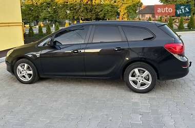 Універсал Opel Astra 2012 в Тернополі