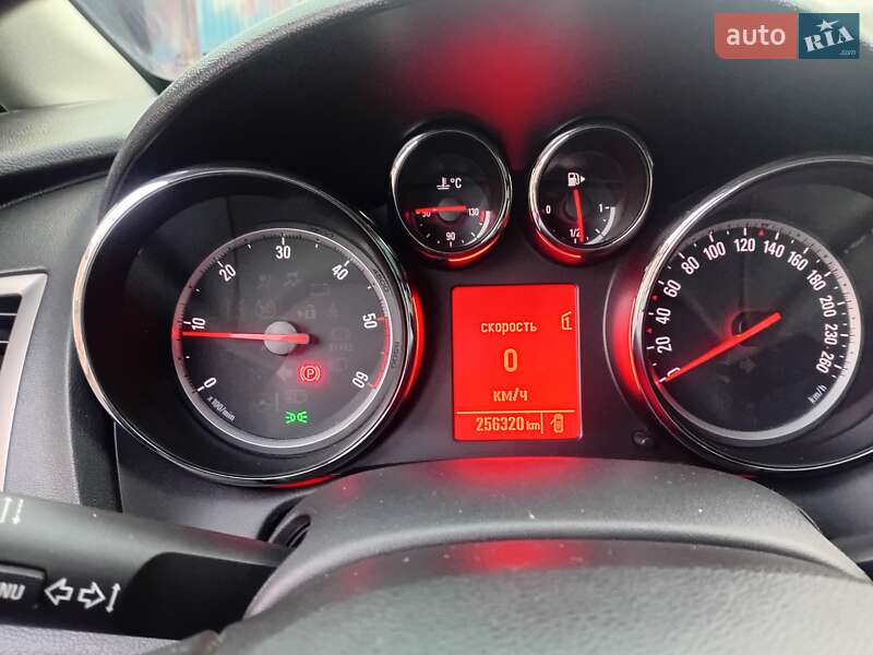 Универсал Opel Astra 2011 в Первомайске