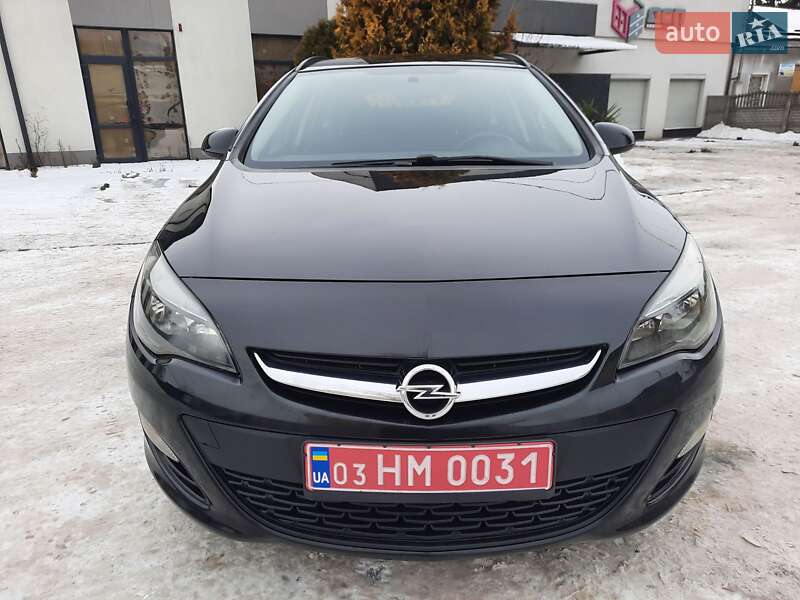 Універсал Opel Astra 2013 в Рівному