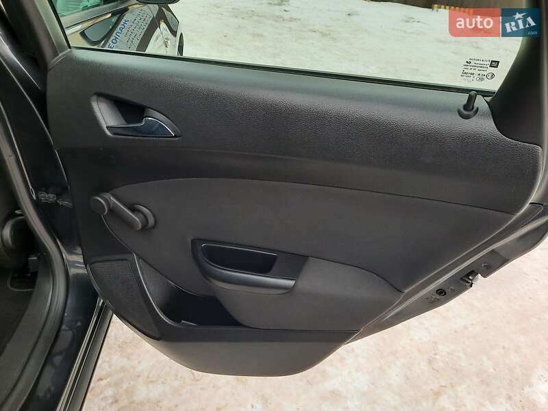 Універсал Opel Astra 2013 в Рівному