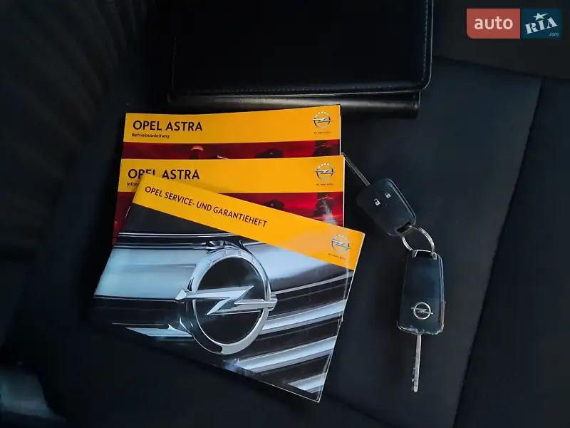 Універсал Opel Astra 2013 в Рівному документ
