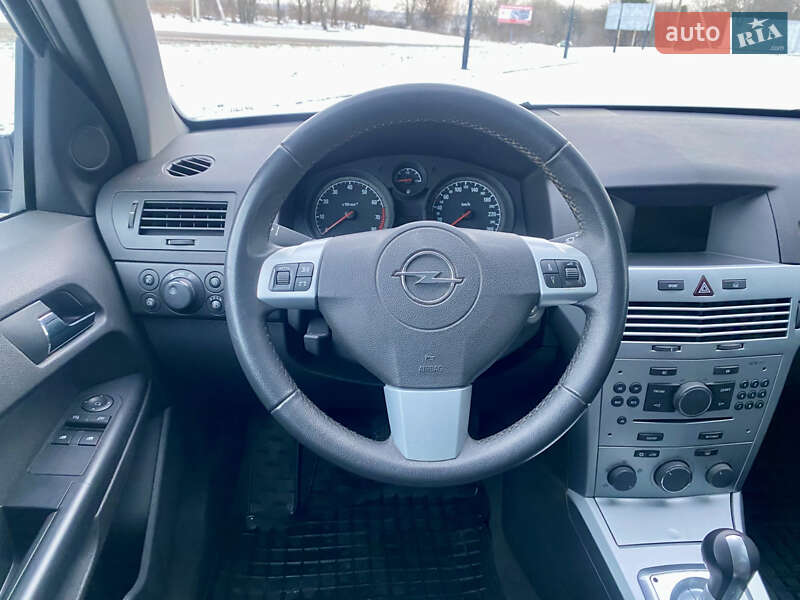 Хетчбек Opel Astra 2012 в Білій Церкві фото 32 Хетчбек Opel Astra 2012 в Білій Церкві