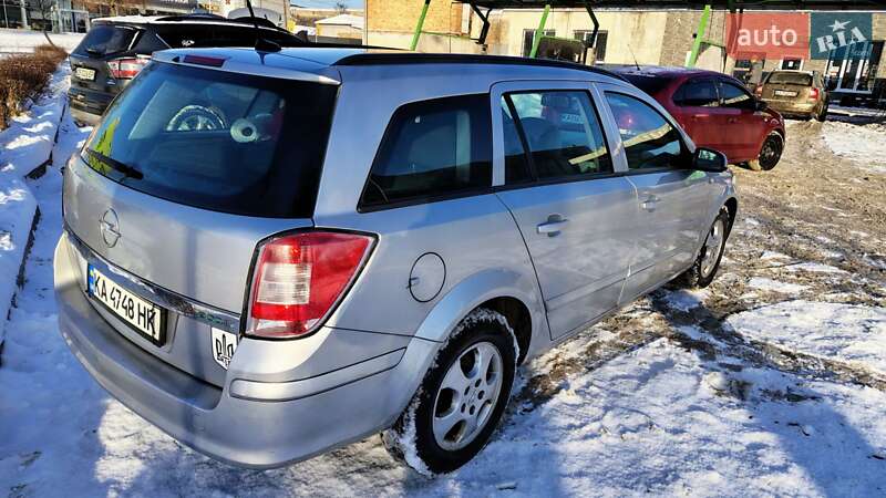 Універсал Opel Astra 2009 в Чернігові