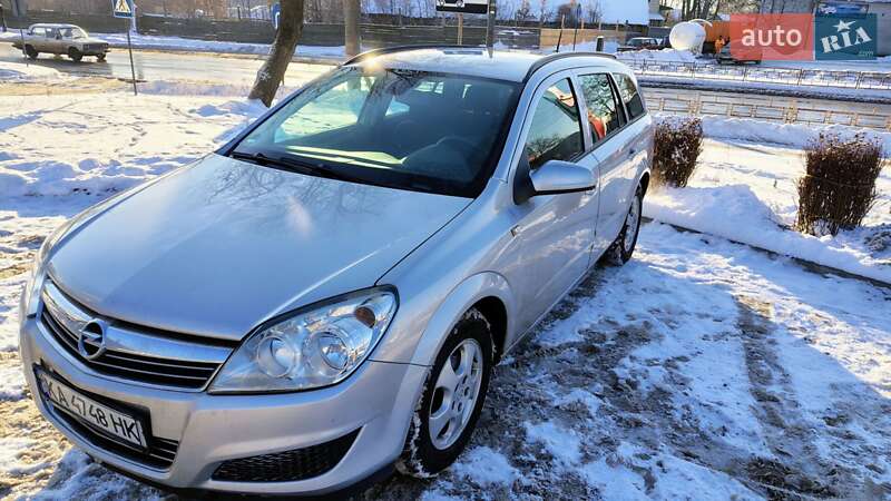 Універсал Opel Astra 2009 в Чернігові