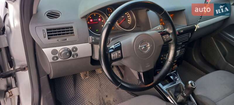 Універсал Opel Astra 2010 в Івано-Франківську фото 9 Універсал Opel Astra 2010 в Івано-Франківську