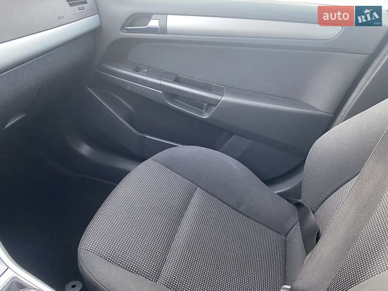 Хэтчбек Opel Astra 2007 в Тальном