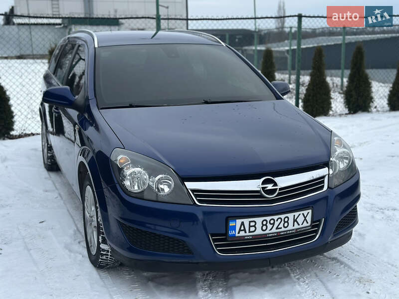 Универсал Opel Astra 2010 в Виннице