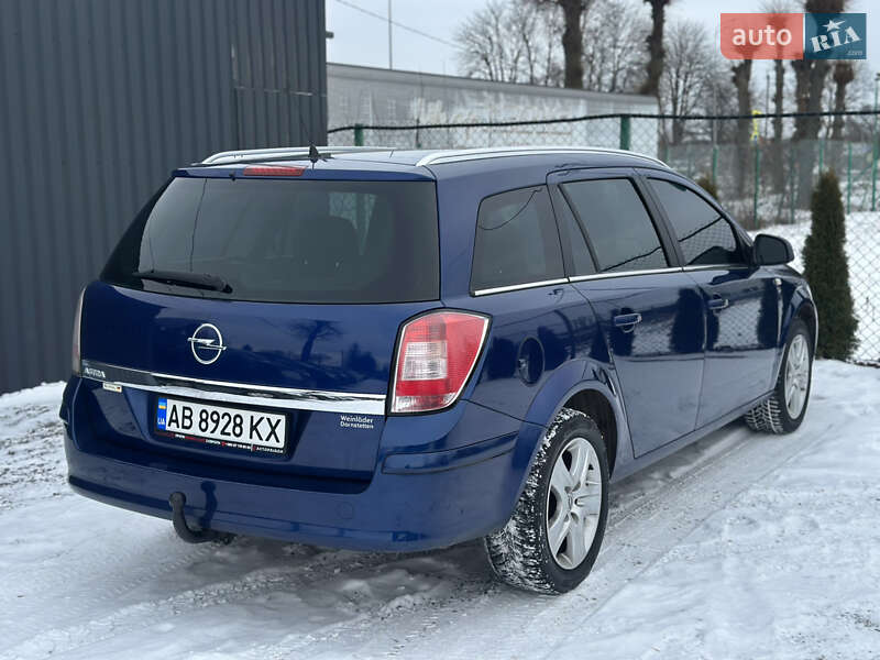 Универсал Opel Astra 2010 в Виннице