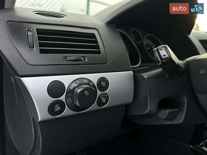 Универсал Opel Astra 2010 в Виннице