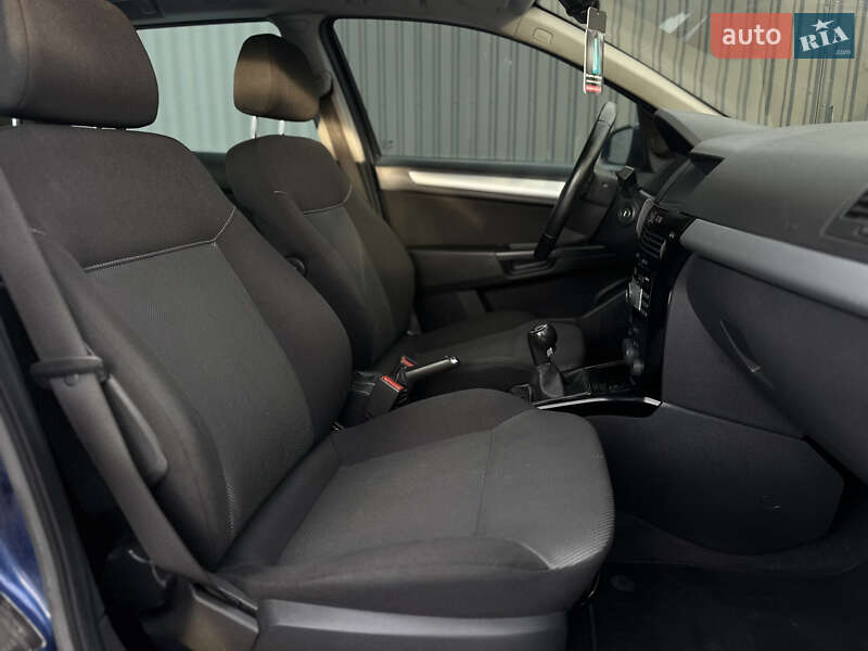 Универсал Opel Astra 2010 в Виннице