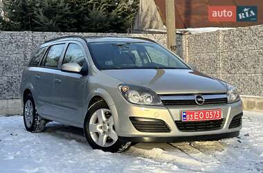 Універсал Opel Astra 2005 в Рівному