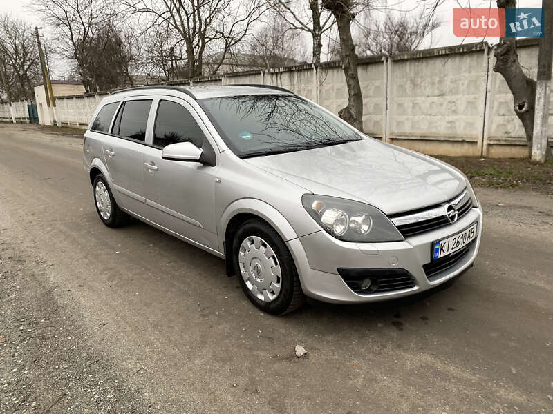 Універсал Opel Astra 2006 в Радомишлі