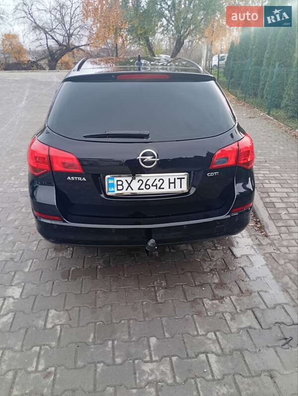 Универсал Opel Astra 2011 в Красилове