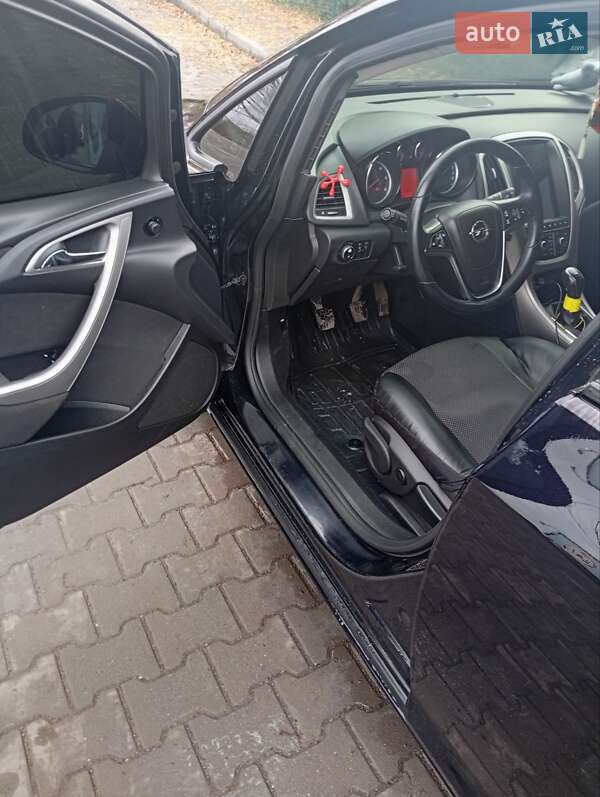 Универсал Opel Astra 2011 в Красилове