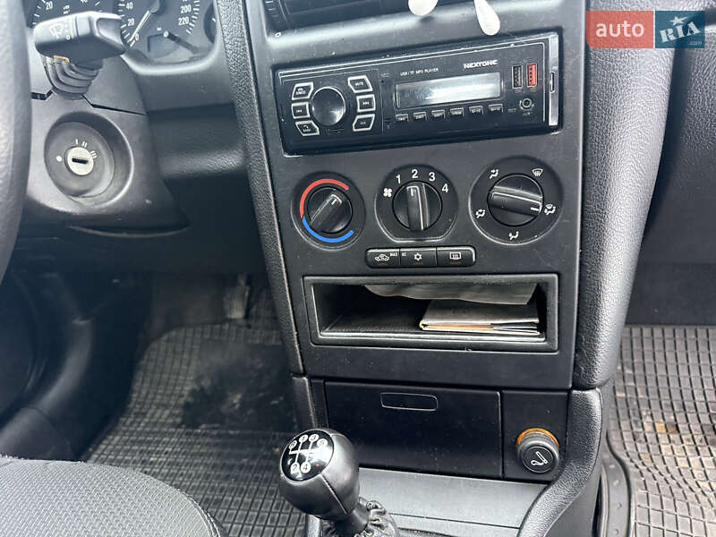 Універсал Opel Astra 2001 в Кременці