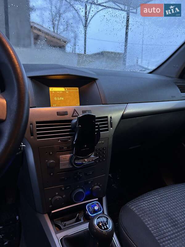 Универсал Opel Astra 2005 в Луцке