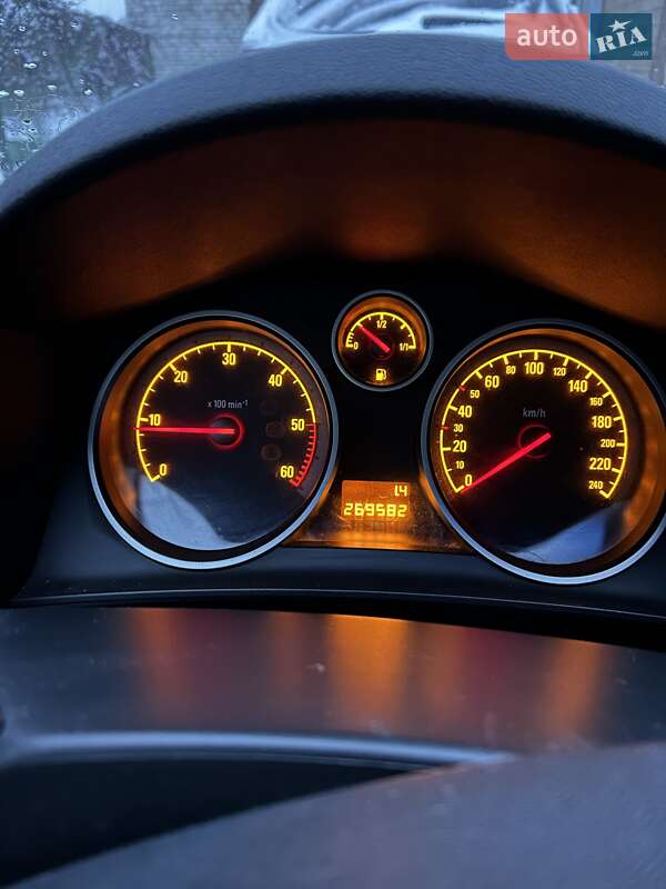 Универсал Opel Astra 2005 в Луцке