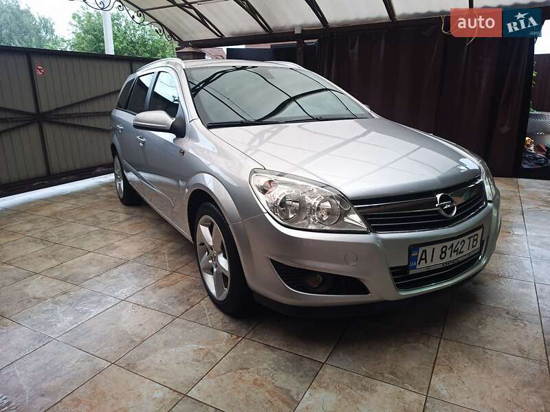 Opel Astra 2010 Opel Astra 2010