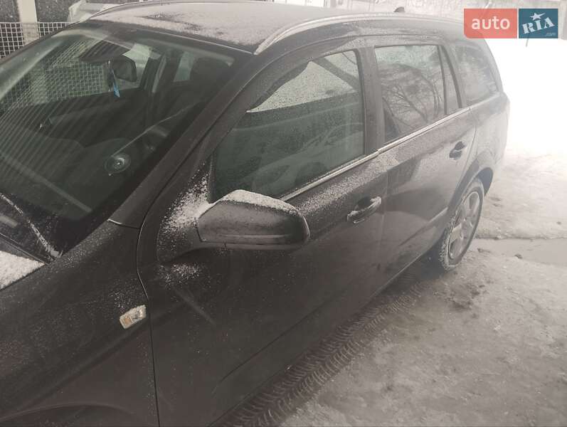 Универсал Opel Astra 2009 в Ровно