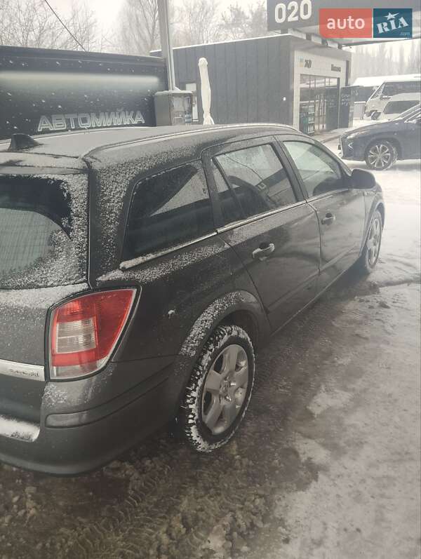 Универсал Opel Astra 2009 в Ровно