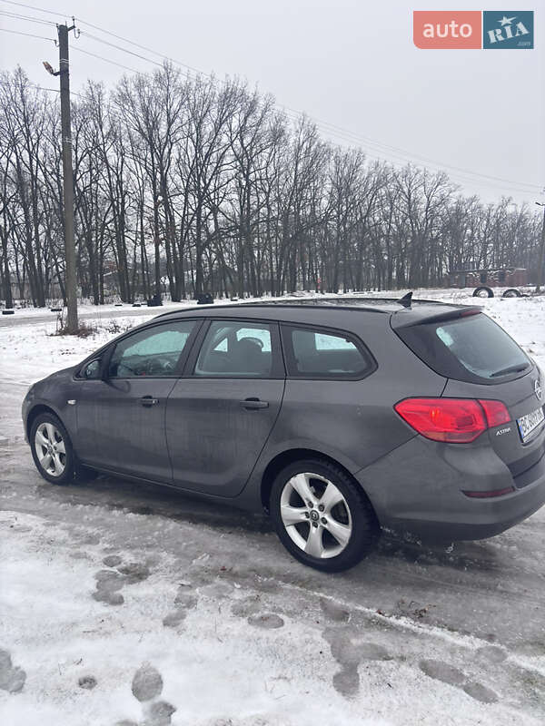 Універсал Opel Astra 2011 в Умані