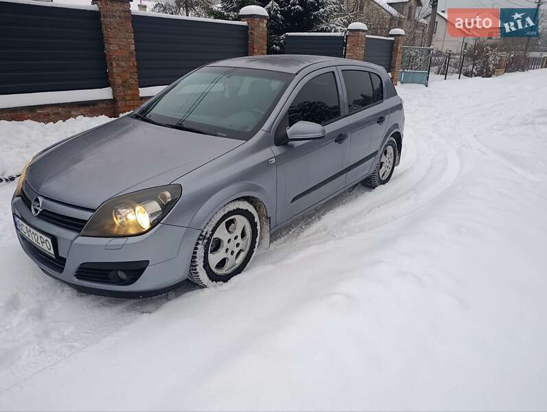 Хэтчбек Opel Astra 2004 в Львове