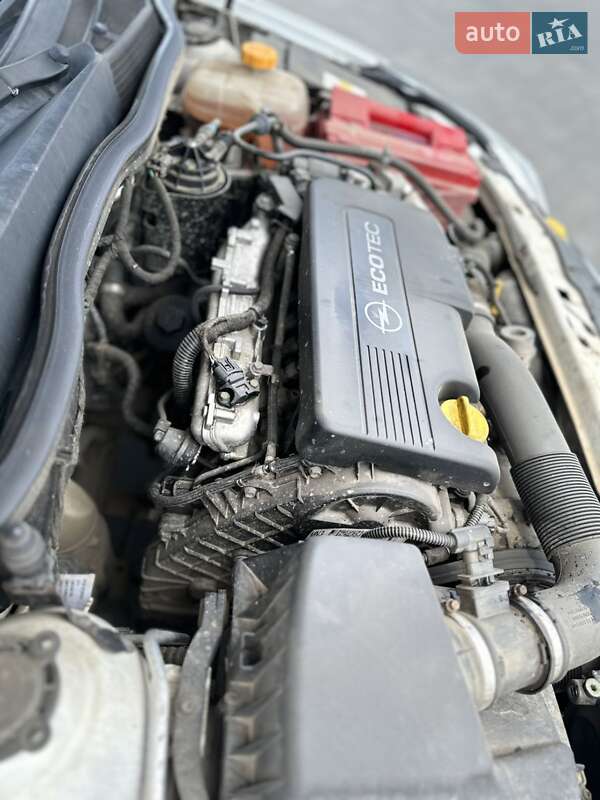 Универсал Opel Astra 2010 в Иршаве