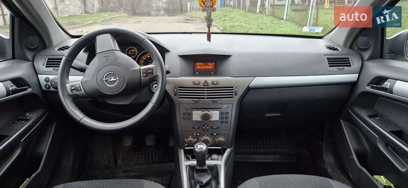 Універсал Opel Astra 2005 в Золотоноші