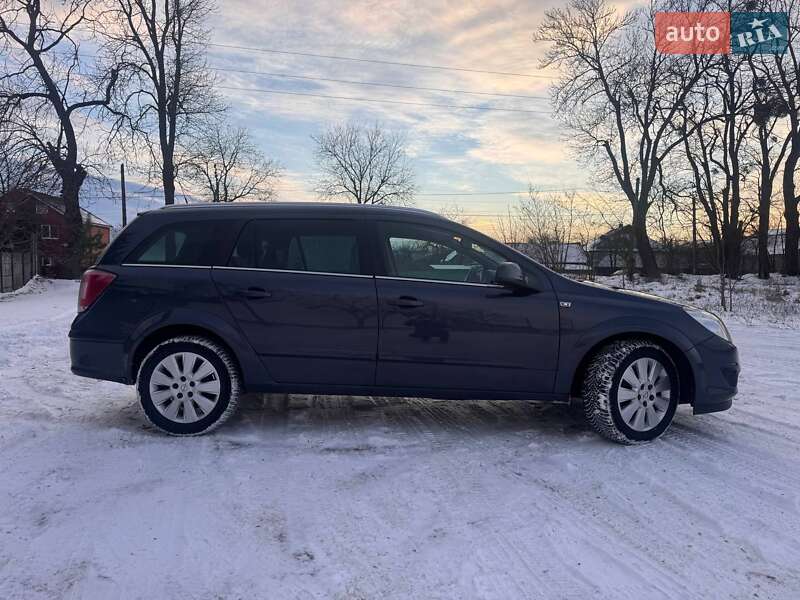 Універсал Opel Astra 2010 в Вінниці