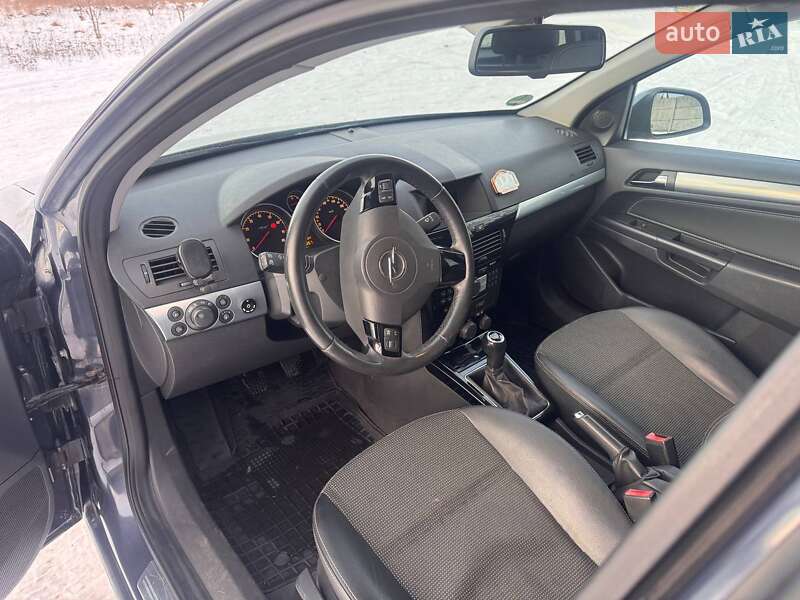 Універсал Opel Astra 2010 в Вінниці