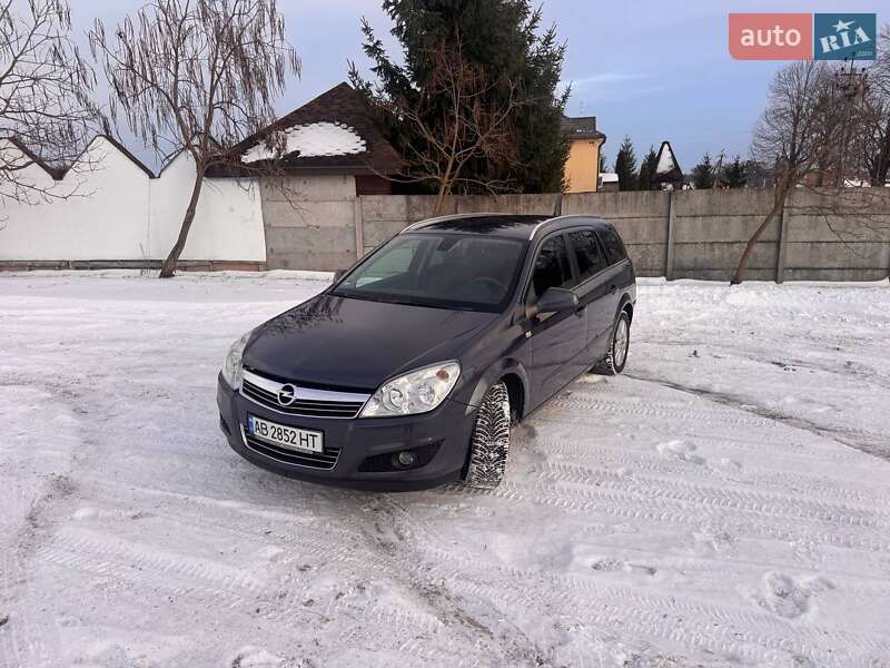 Універсал Opel Astra 2010 в Вінниці