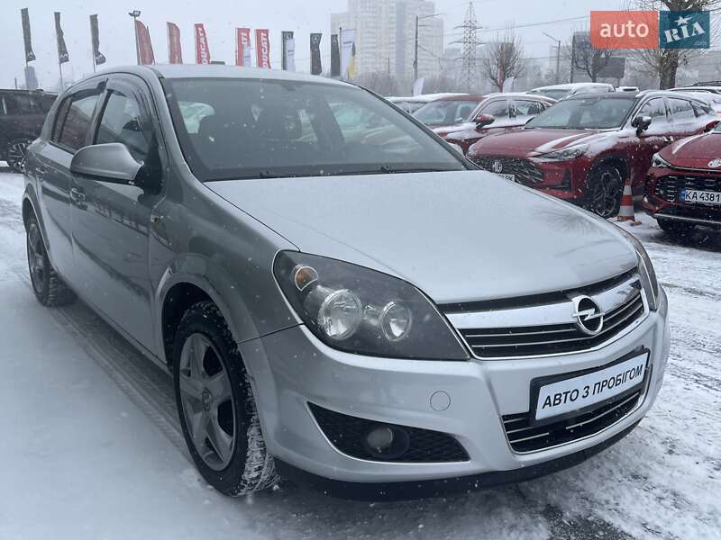 Хэтчбек Opel Astra 2012 в Киеве фото 4 Хэтчбек Opel Astra 2012 в Киеве